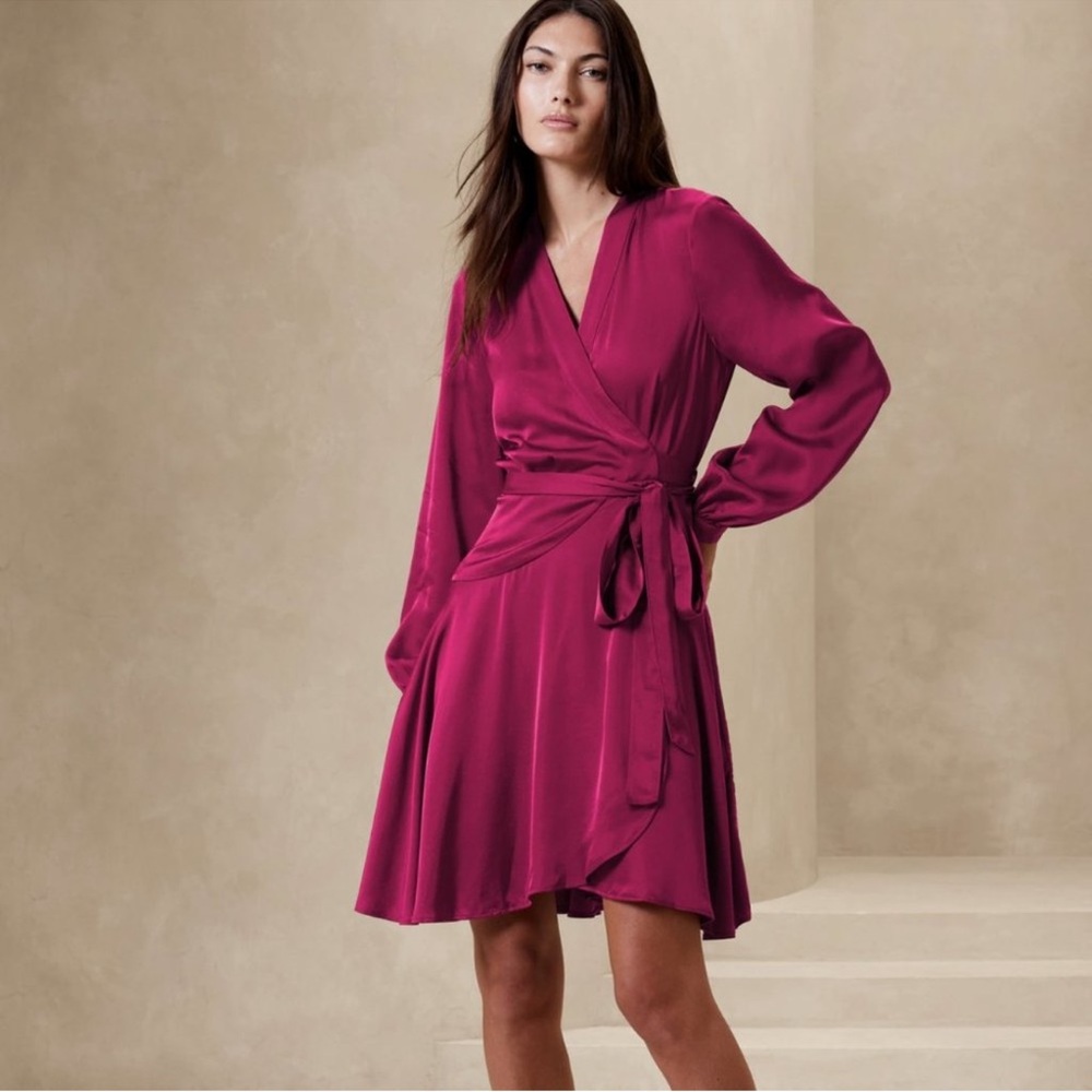 NWT Banana  Republic SATIN WRAP DRESS Berry Red